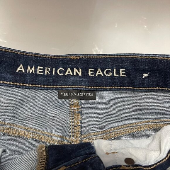 American Eagle Women’s Dark Wash Cuffed Hi-Rise Shortie Jean Shorts Size 4 - Picture 3 of 10